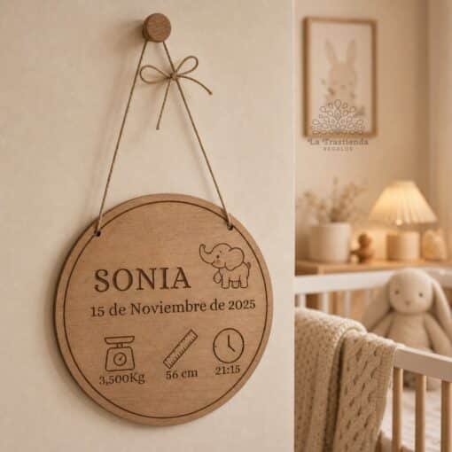 Natalicio circular personalizado de madera para bebe Sonia