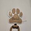 Colgador correa de perro huella personalizado.