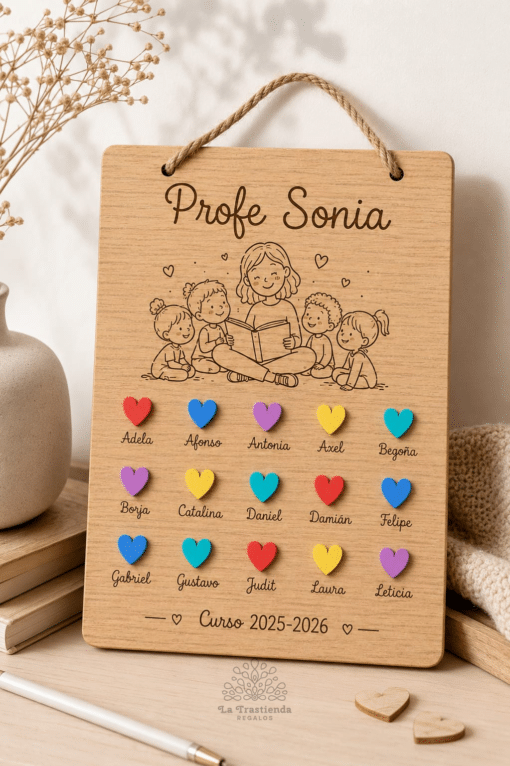 Cuadro de corazones personalizado para maestras con nombres de alumnos